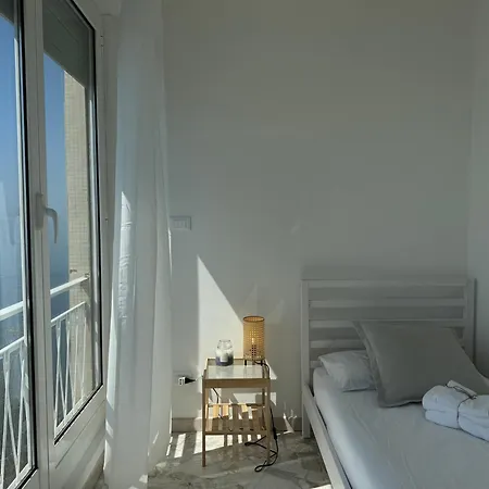 Sally's - Casa Azzurra アパート *